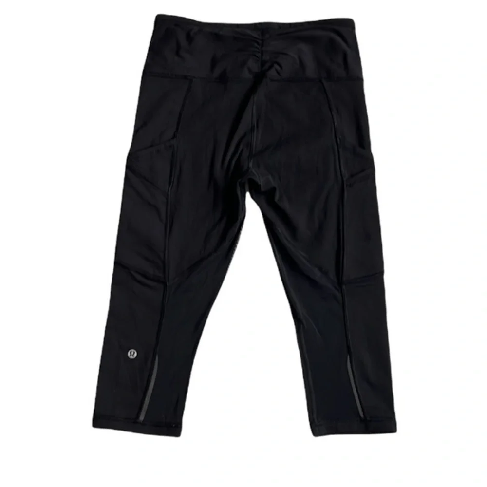 Lululemon Outrun 17" Crop Leggings Black Size 6 - Picture 8 of 13